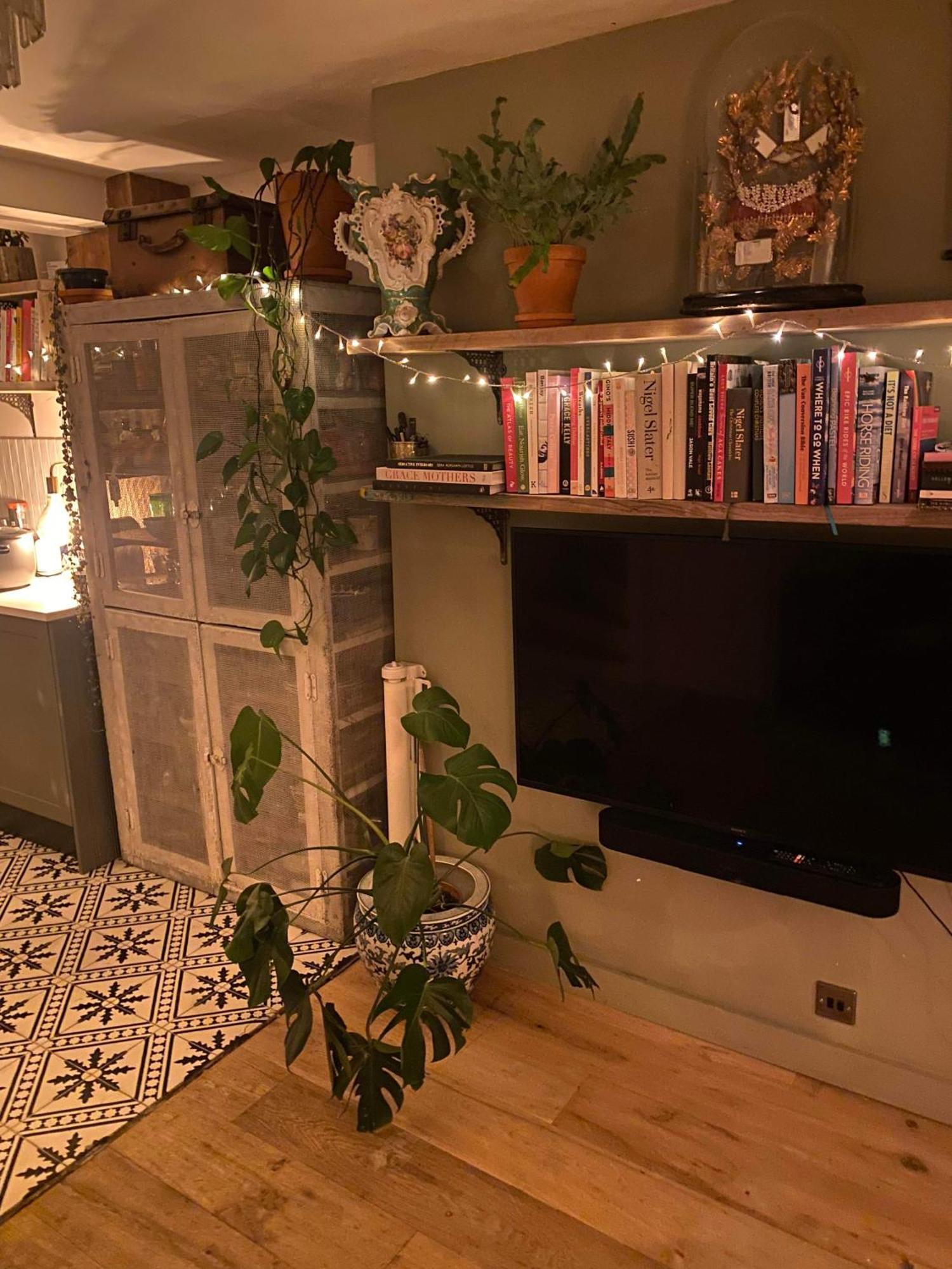 Stylish & Cosy Boutique Townhouse 1 Bedroom, 1 Sofa Bed - Sleeps 4 Крайстчърч Екстериор снимка
